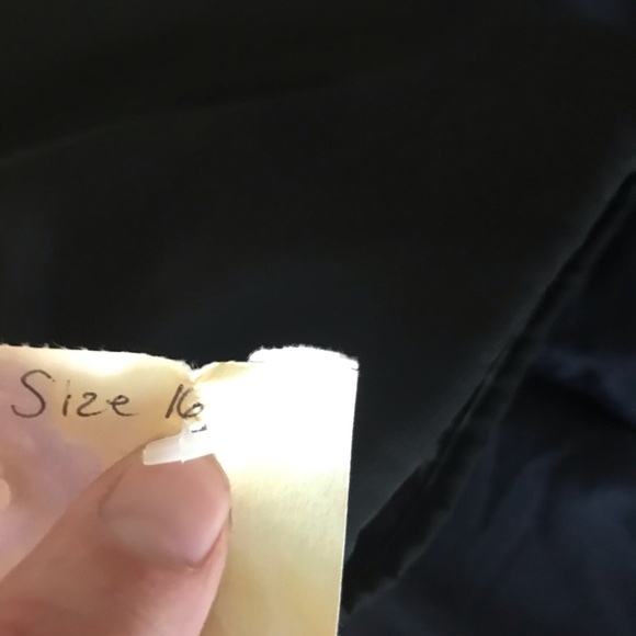 NWT Gorgeous Size16 Formal Blck Gown W/Bead Detail - Picture 7 of 7